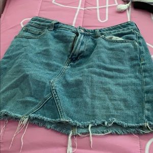 pacsun light wash denim skirt! size: 28
